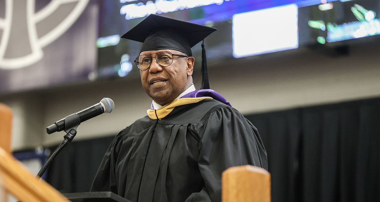 Tritons Welcome Sessions Harlan to Give Commencement Address