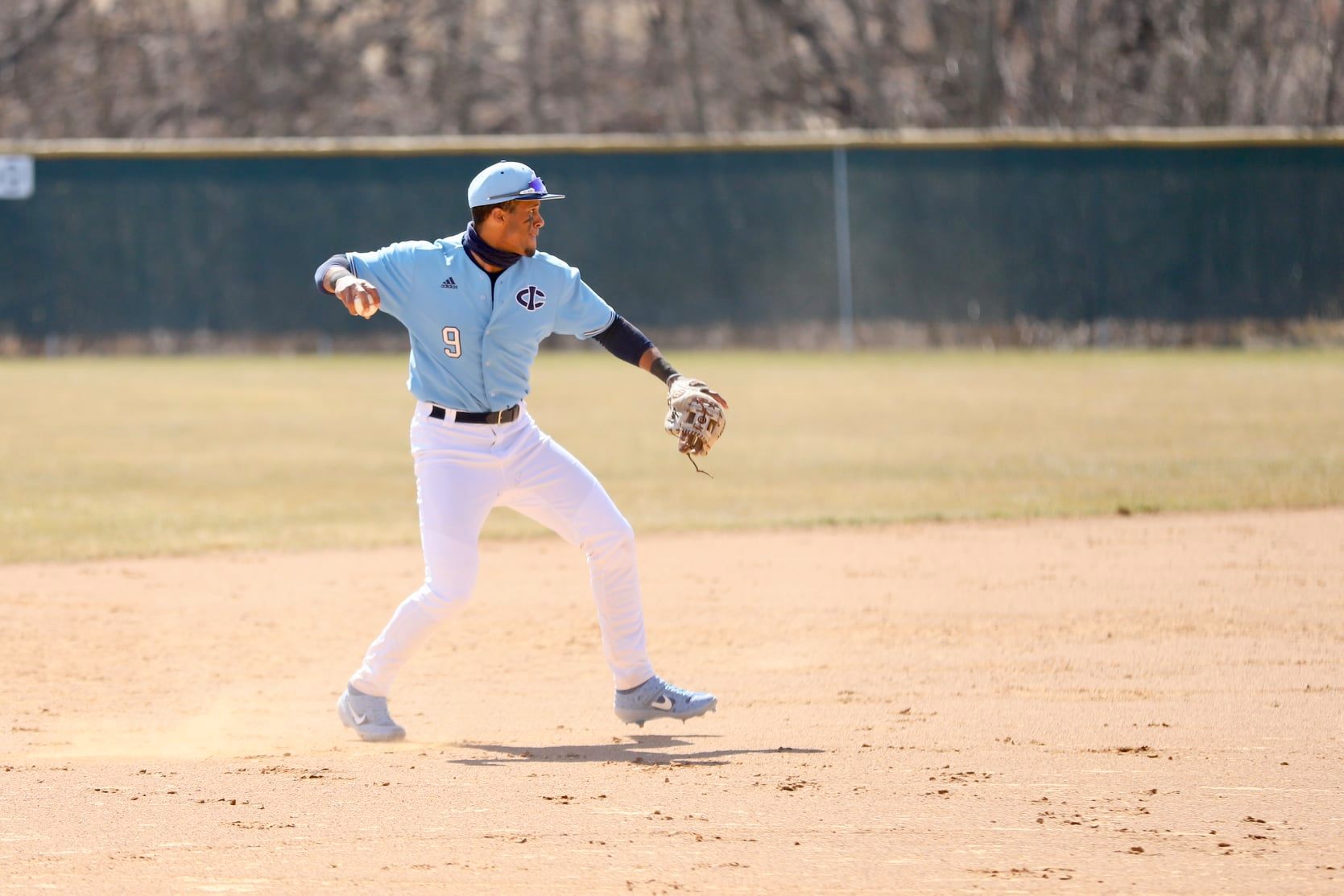 Tritons record split on the road