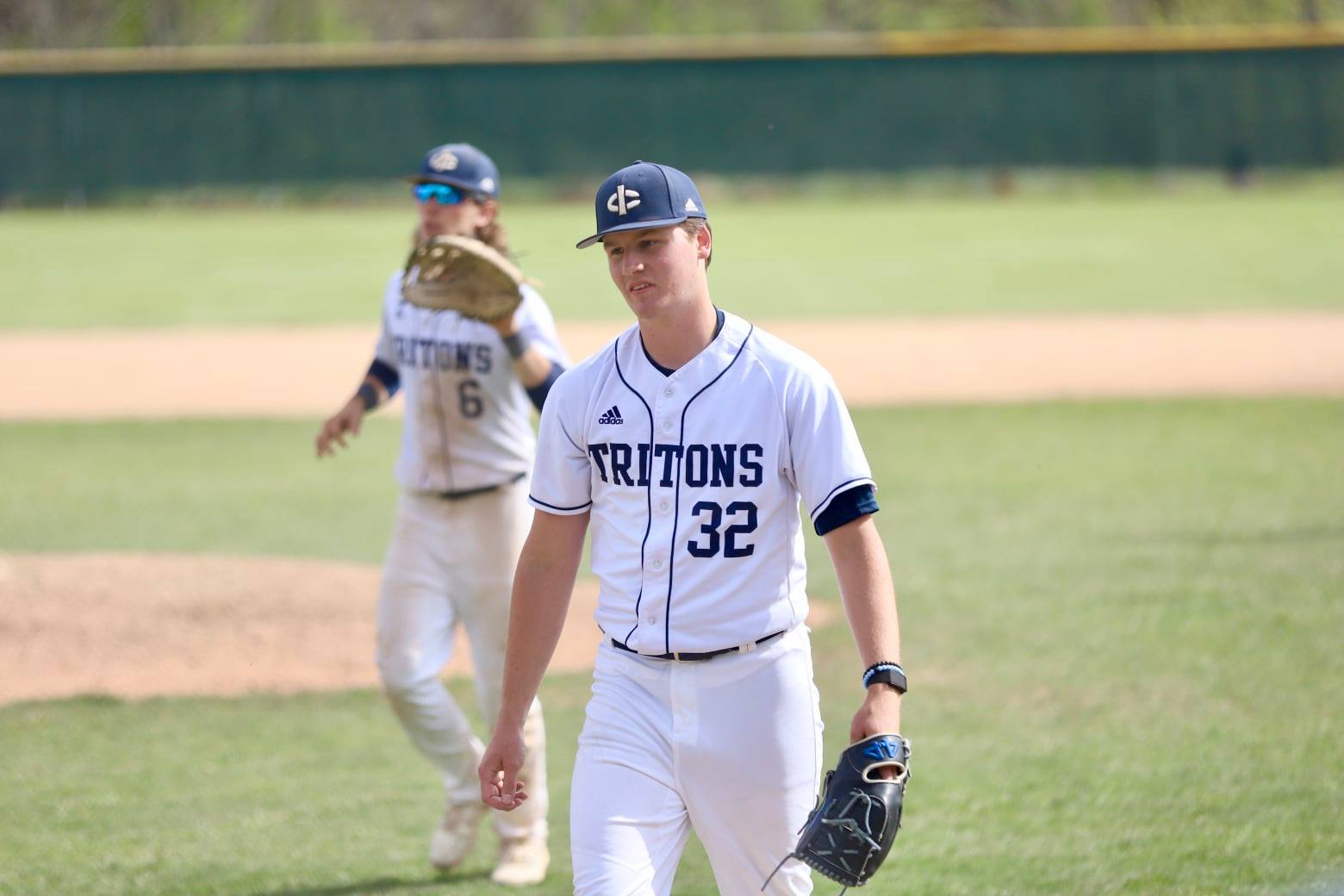 Tritons continue winning ways at regionals