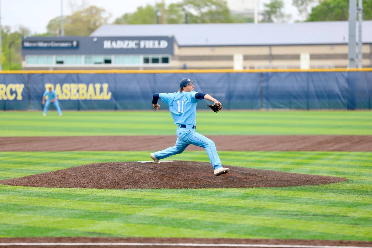DeTaeye to continue baseball career at Iowa