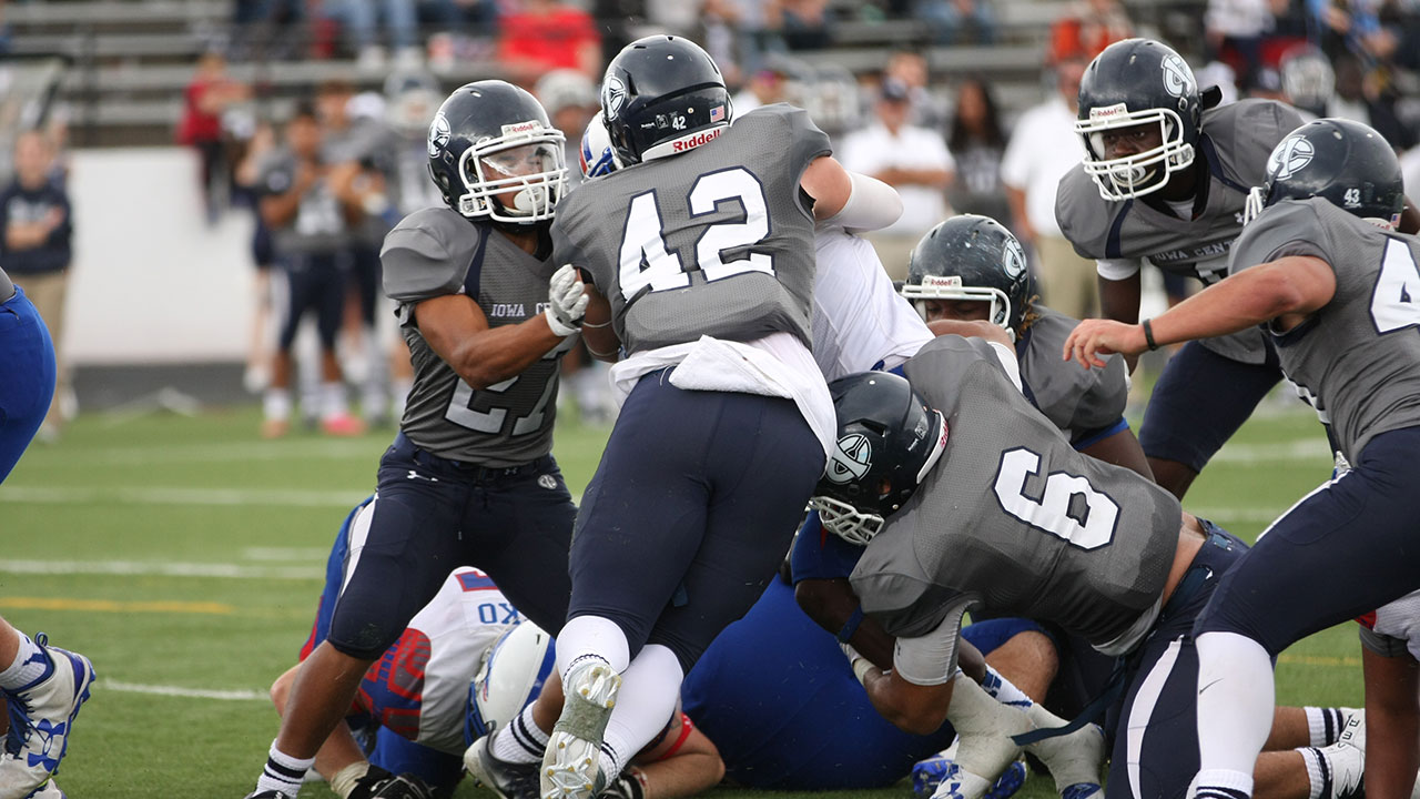 Tritons Fall in Finale