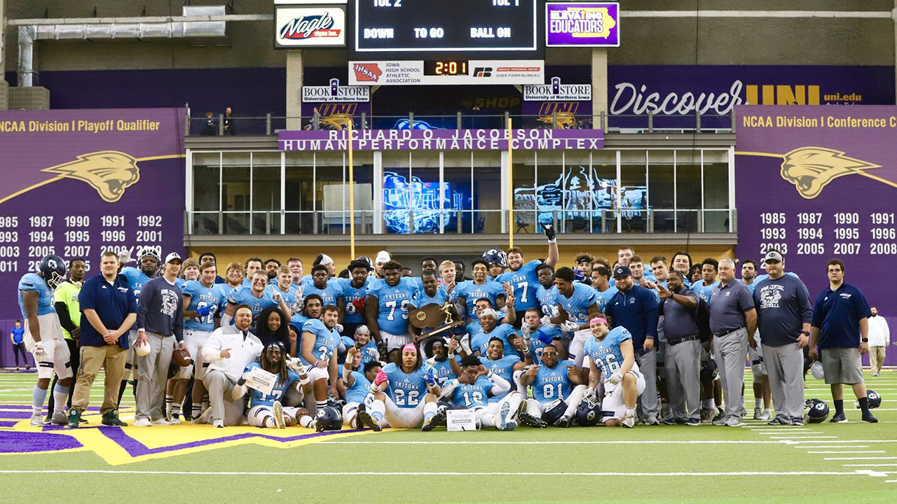 Tritons cap turnaround with Graphic Edge bowl title