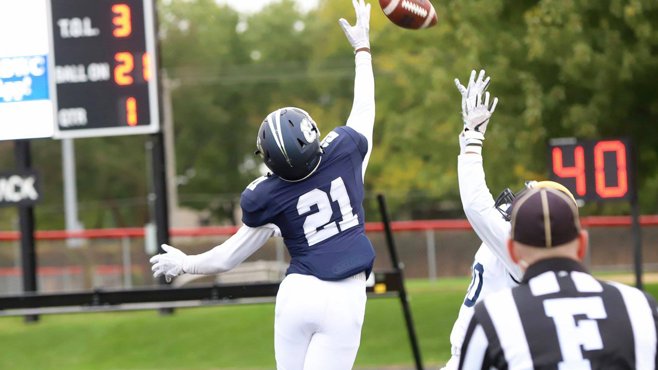 Tritons thump No. 8 Hutchinson