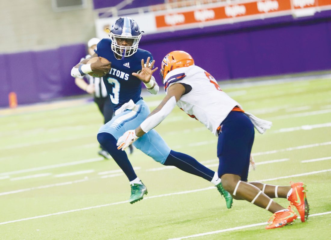 Coming up clutch: Swygman's kick lifts Tritons to bowl win