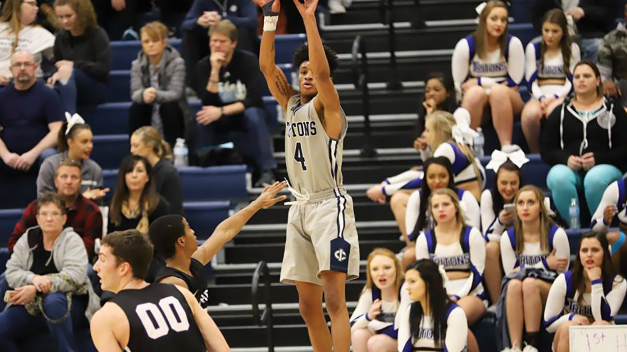 Iowa Central beats Southeastern