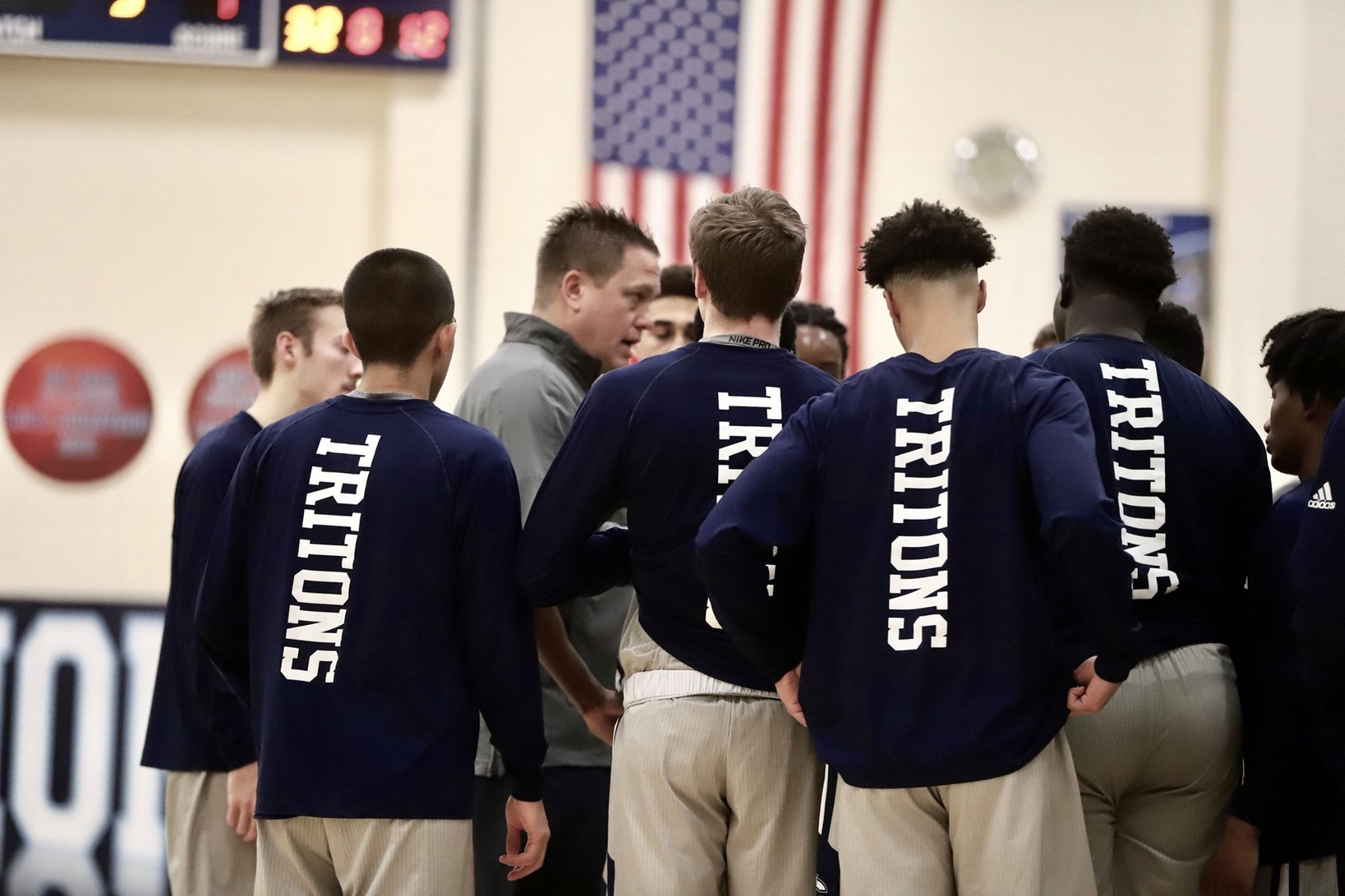 Tritons close 2019 with win