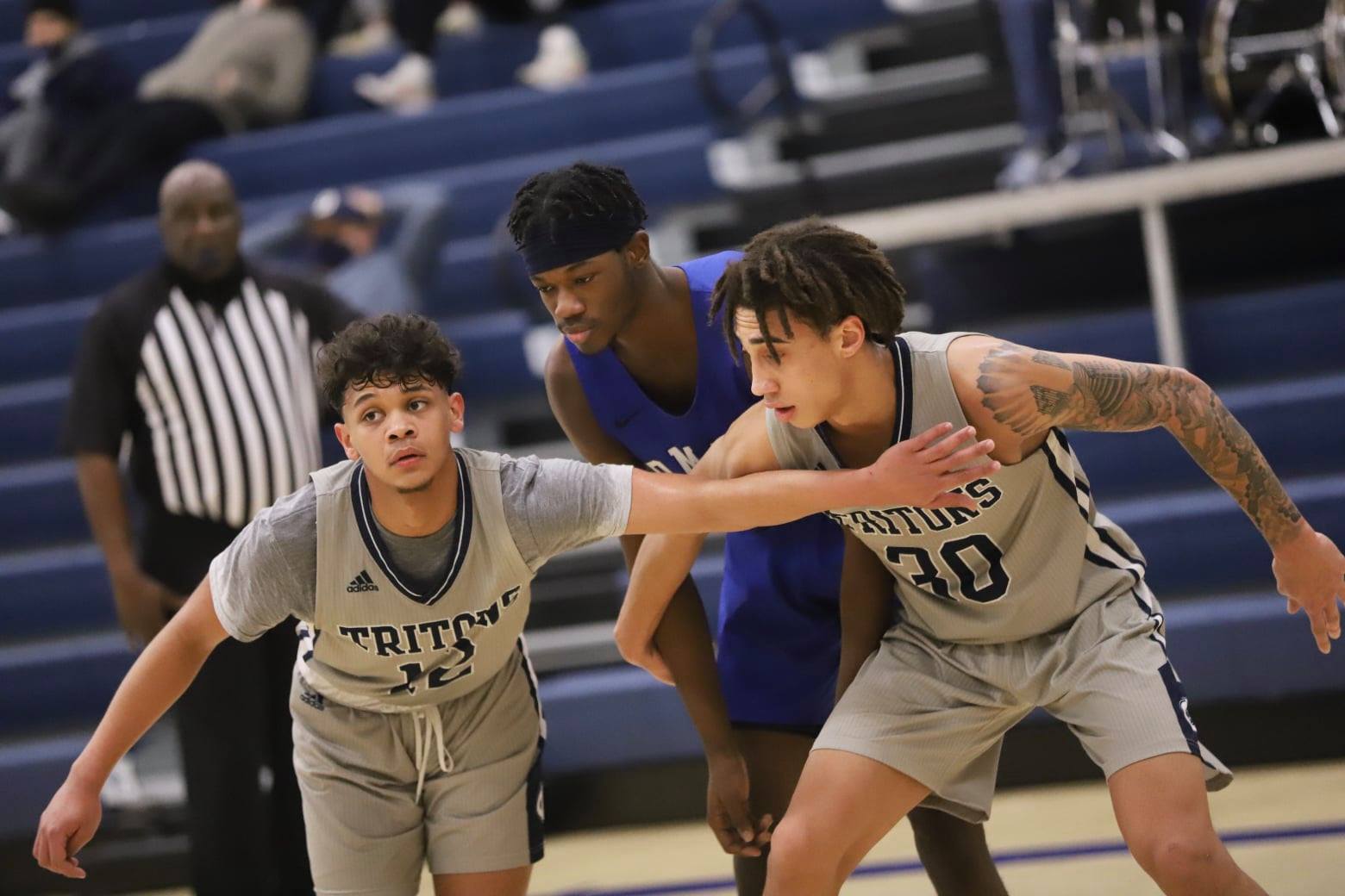 Tritons fall at No. 9 Iowa Lakes