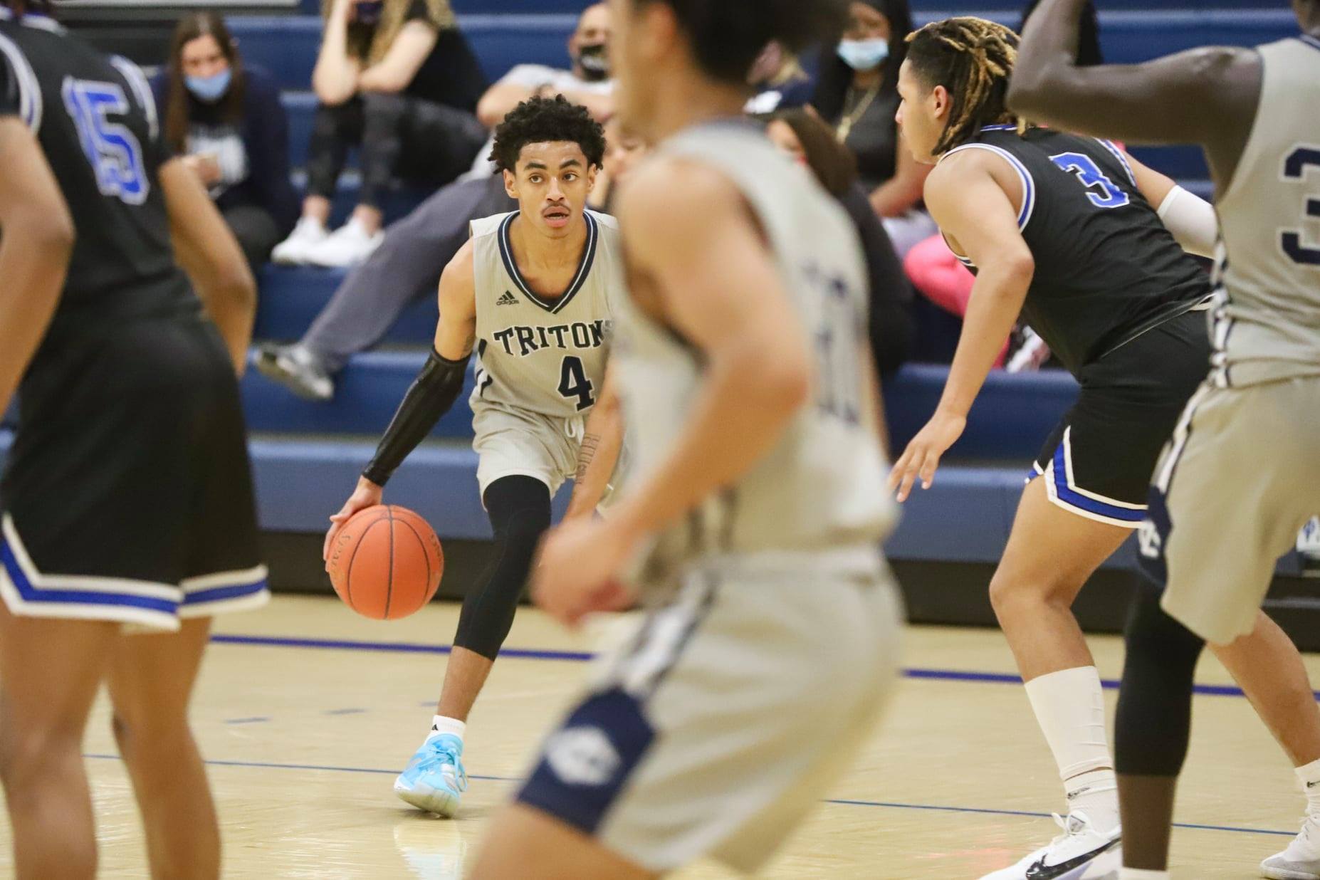 Tritons tripped up at Iowa Western