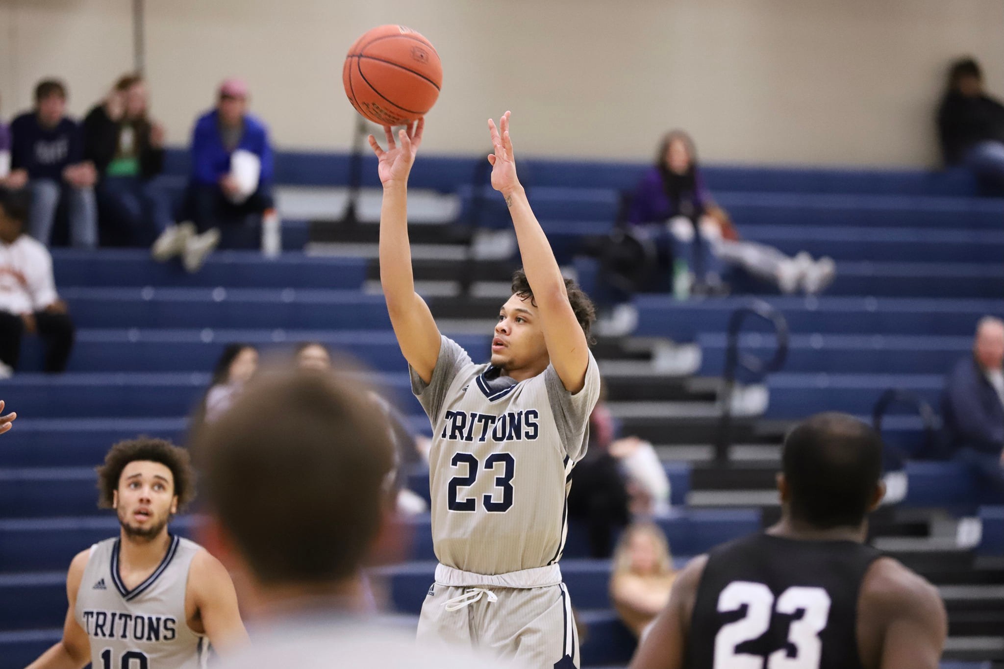 Iowa Central rallies past Northeast, 75-64