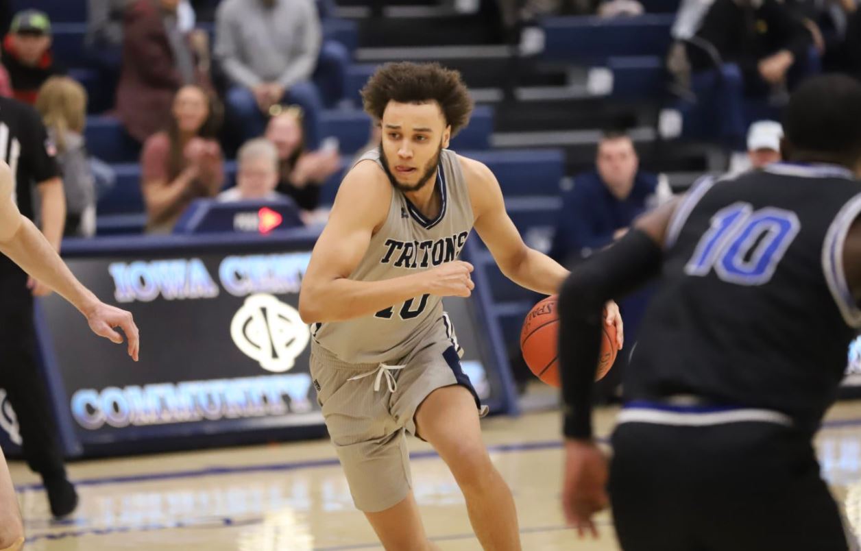 Late rally not quite enough for Iowa Central