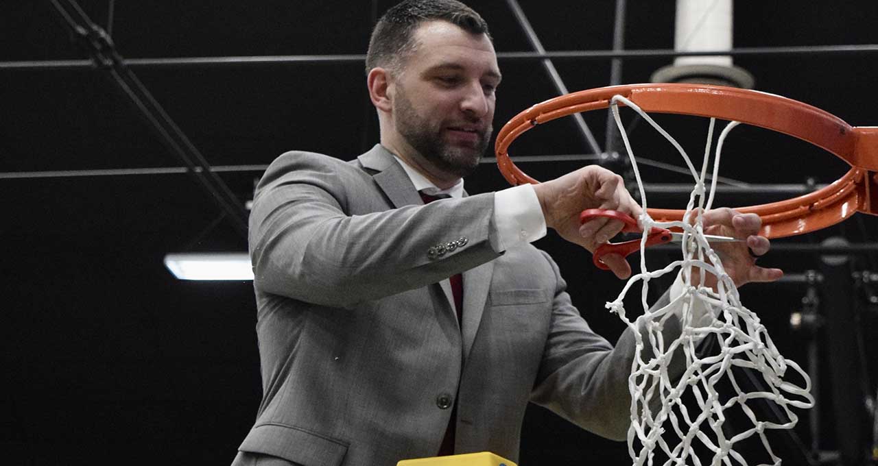 Ryan Kirsch is ICCC new basketball coach 