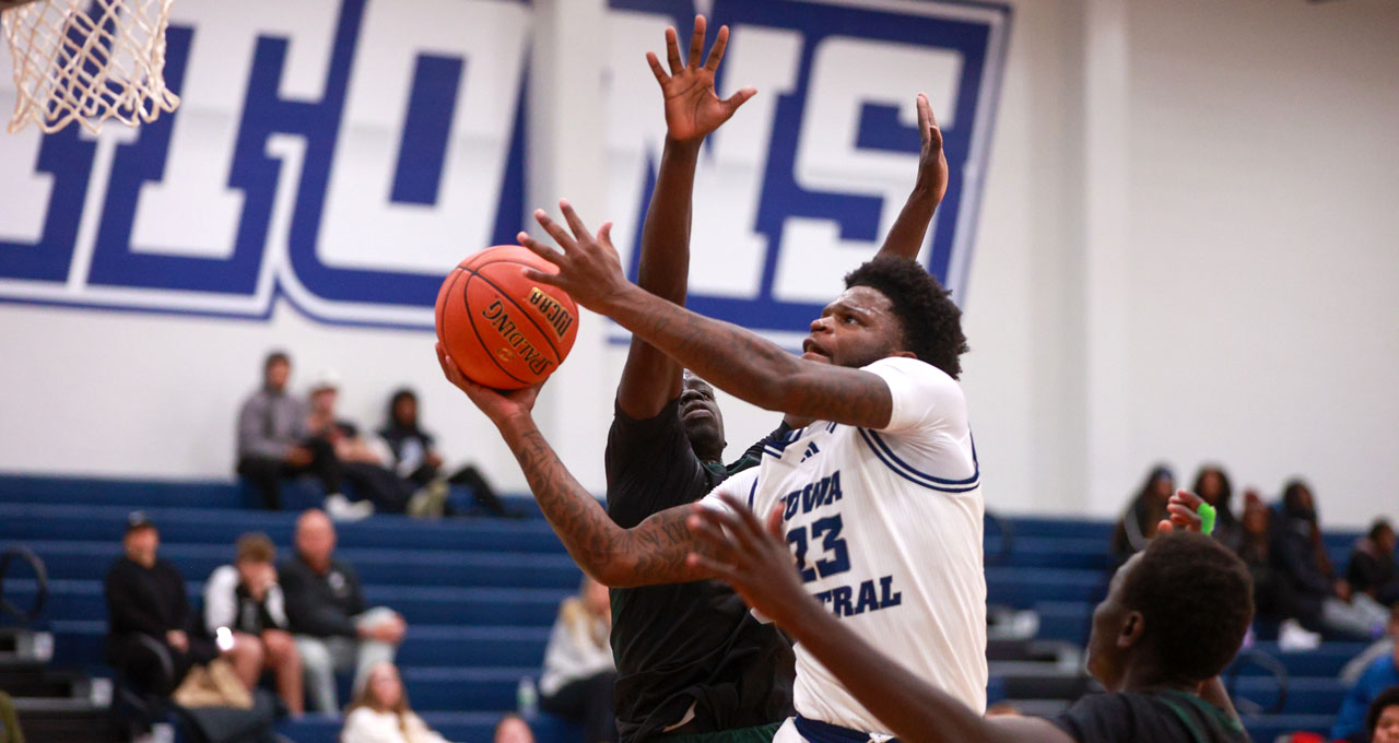 Tritons Get Kirsch First Home Win at Hodges