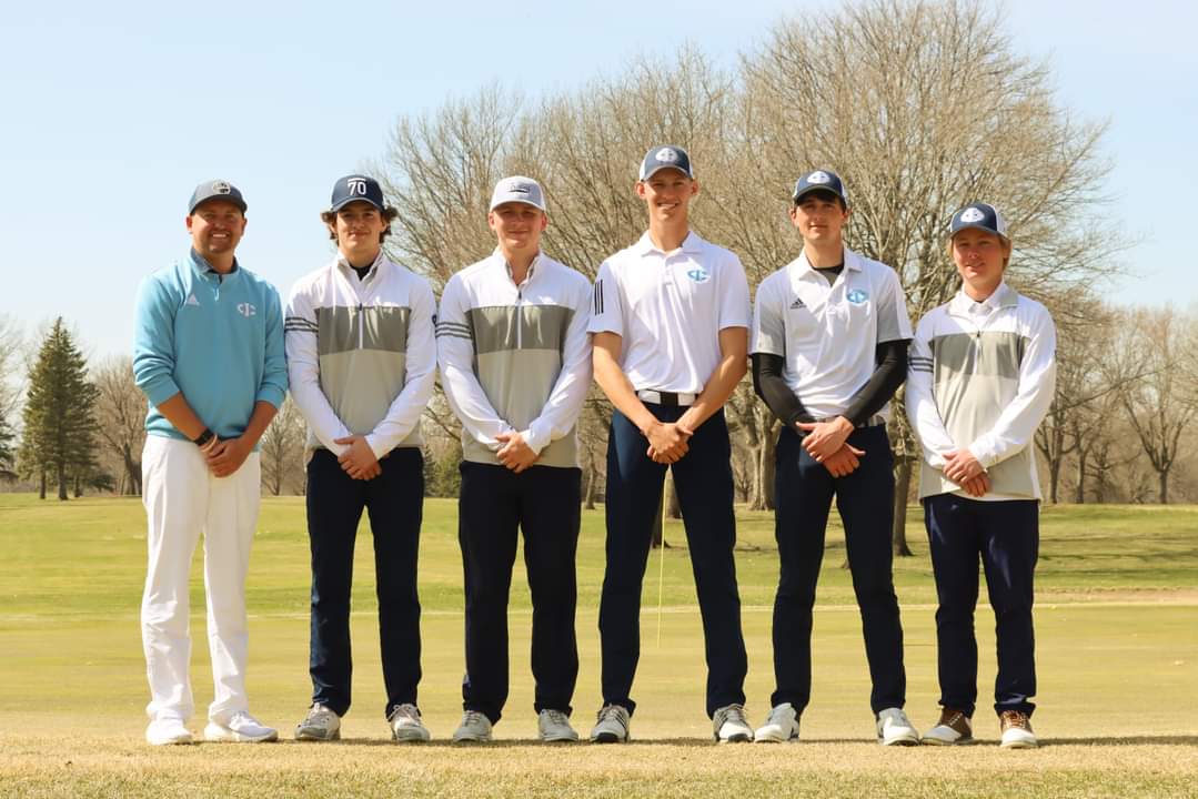 Iowa Central claims home invite, Erickson medalist