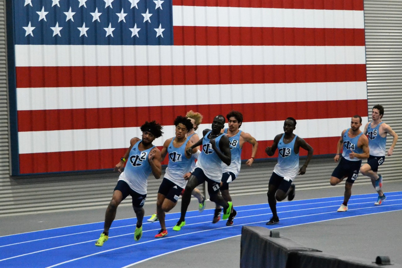 Tritons load up 800 for nationals