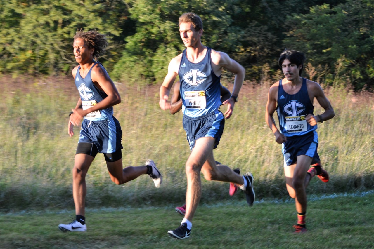 Tritons third at Hawkeye Invitational