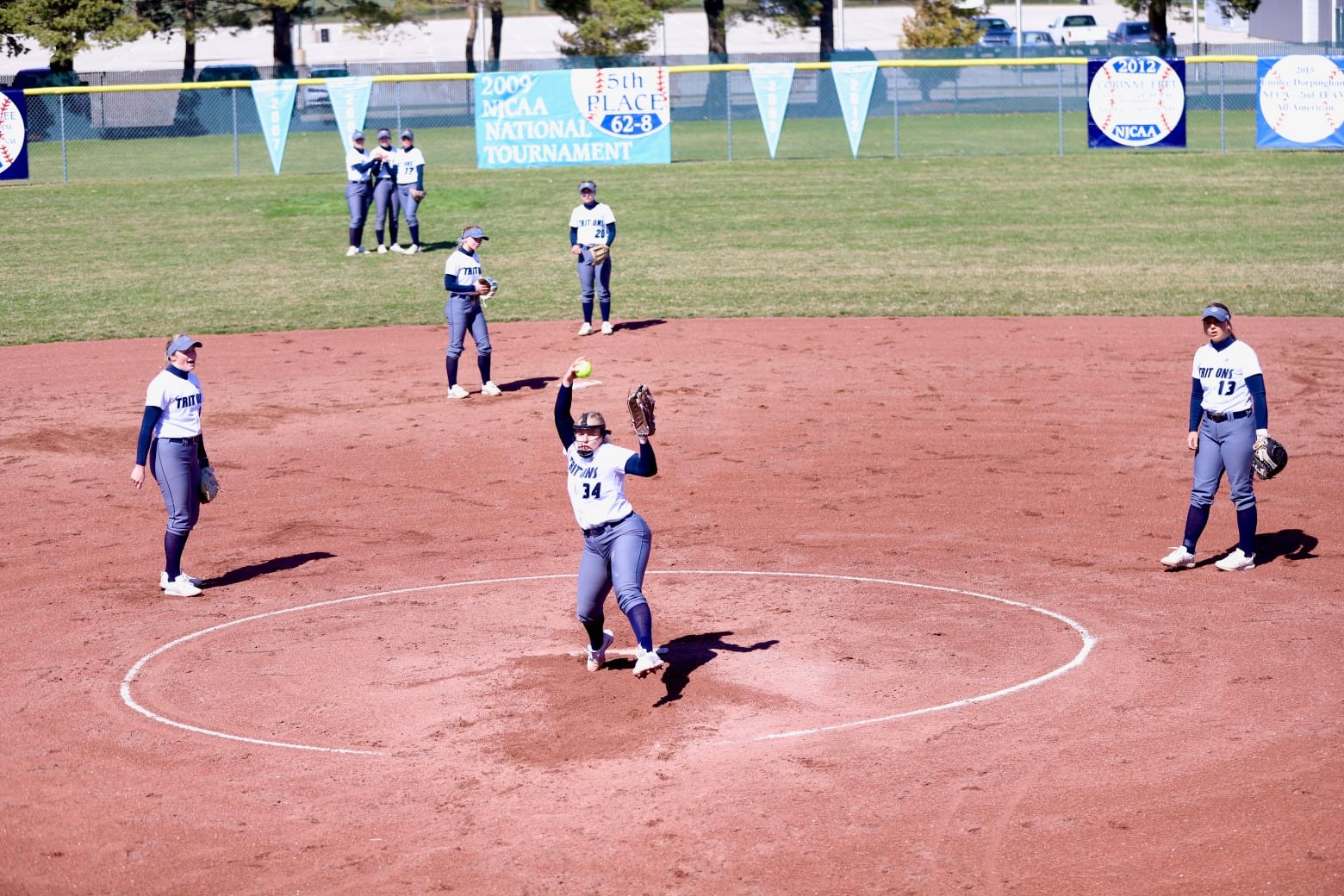 Iowa Central ends weekend with a split