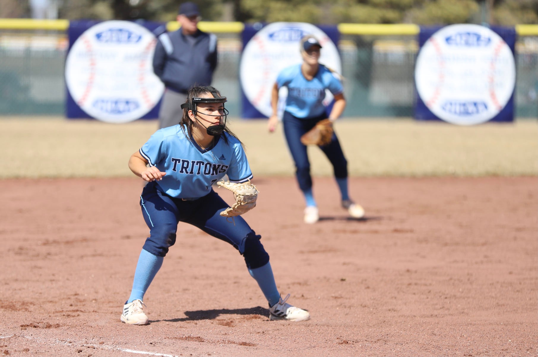 Iowa Central ends weekend with win