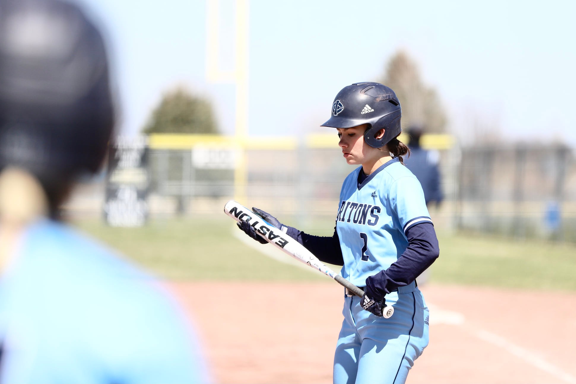 McKinney's 3-HR day sparks split