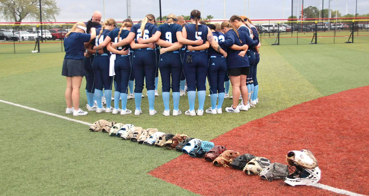 Tritons Take 3-of-4 vs. Ranked Teams in Kansas City