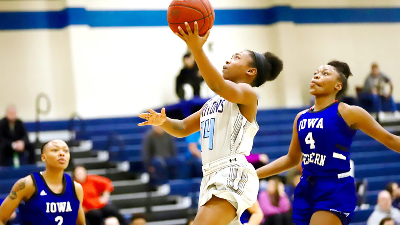 Westerners top Triton women