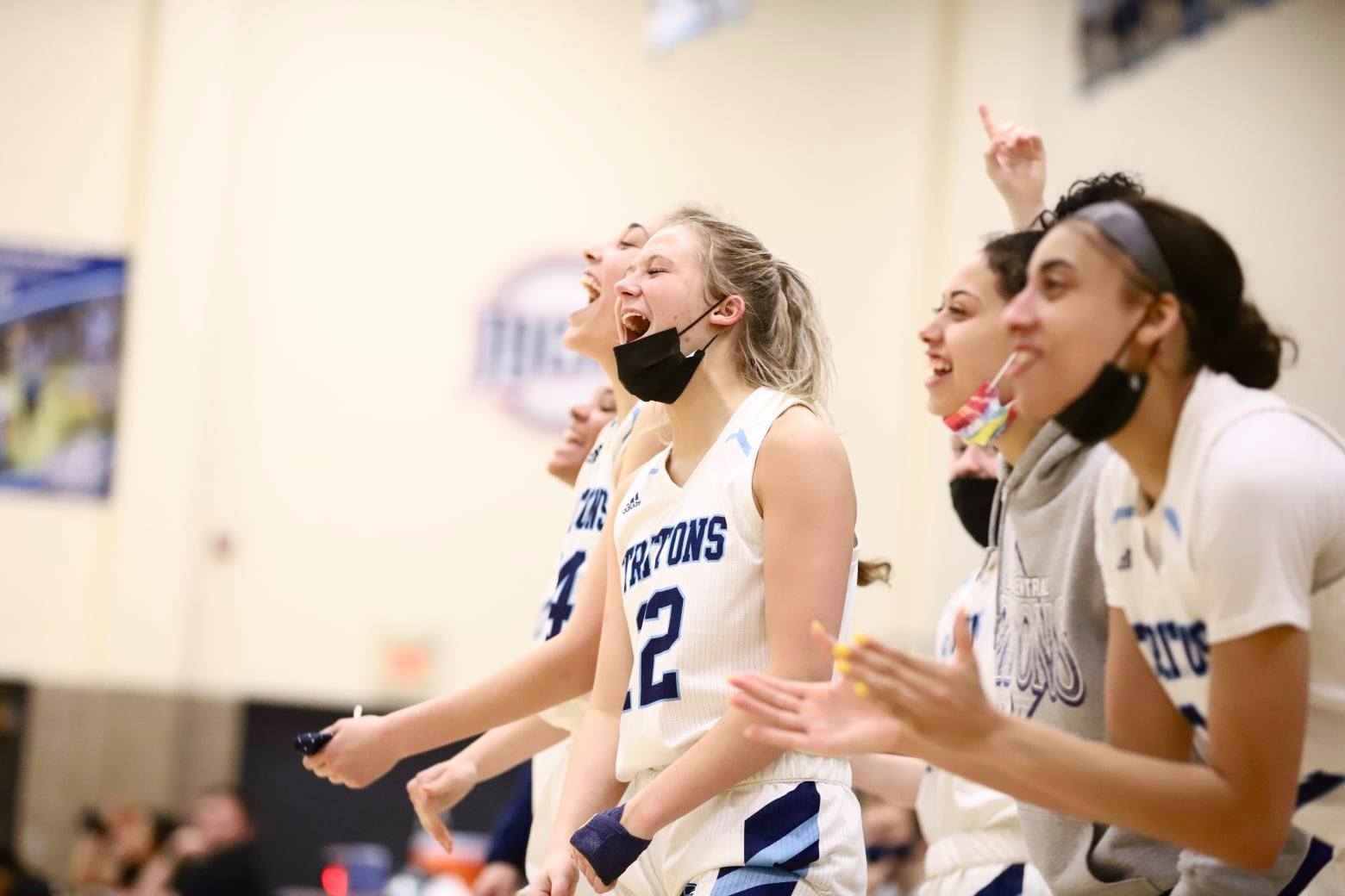 Tritons, Bears meet for regional title