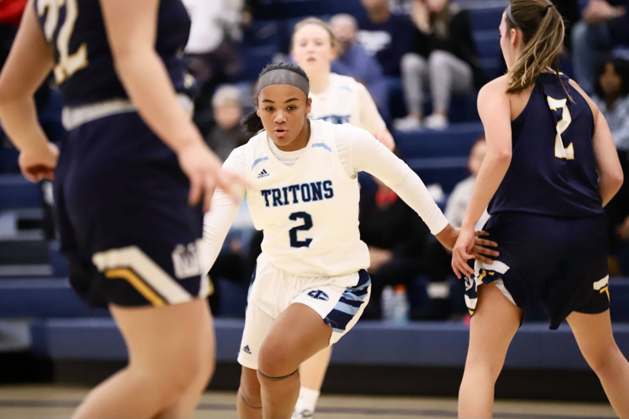 Iowa Central runs record to 4-0