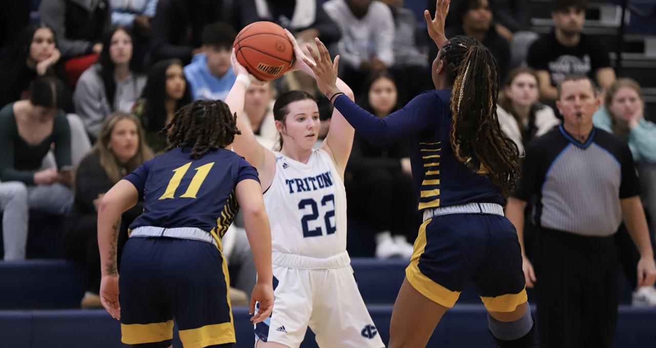 Alyssa Lux passes the ball for the Tritons in a game vs. Kirkwood 