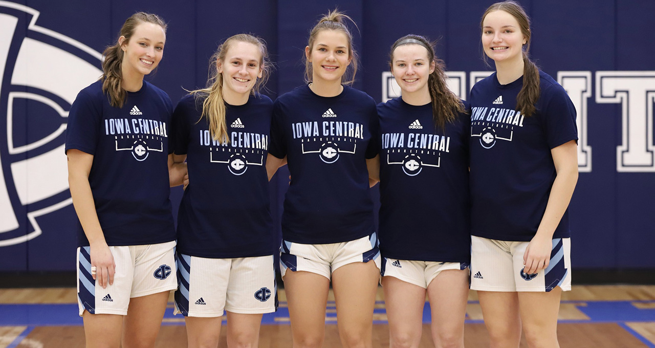 5 graduating players were  honored Wednesday night. 
