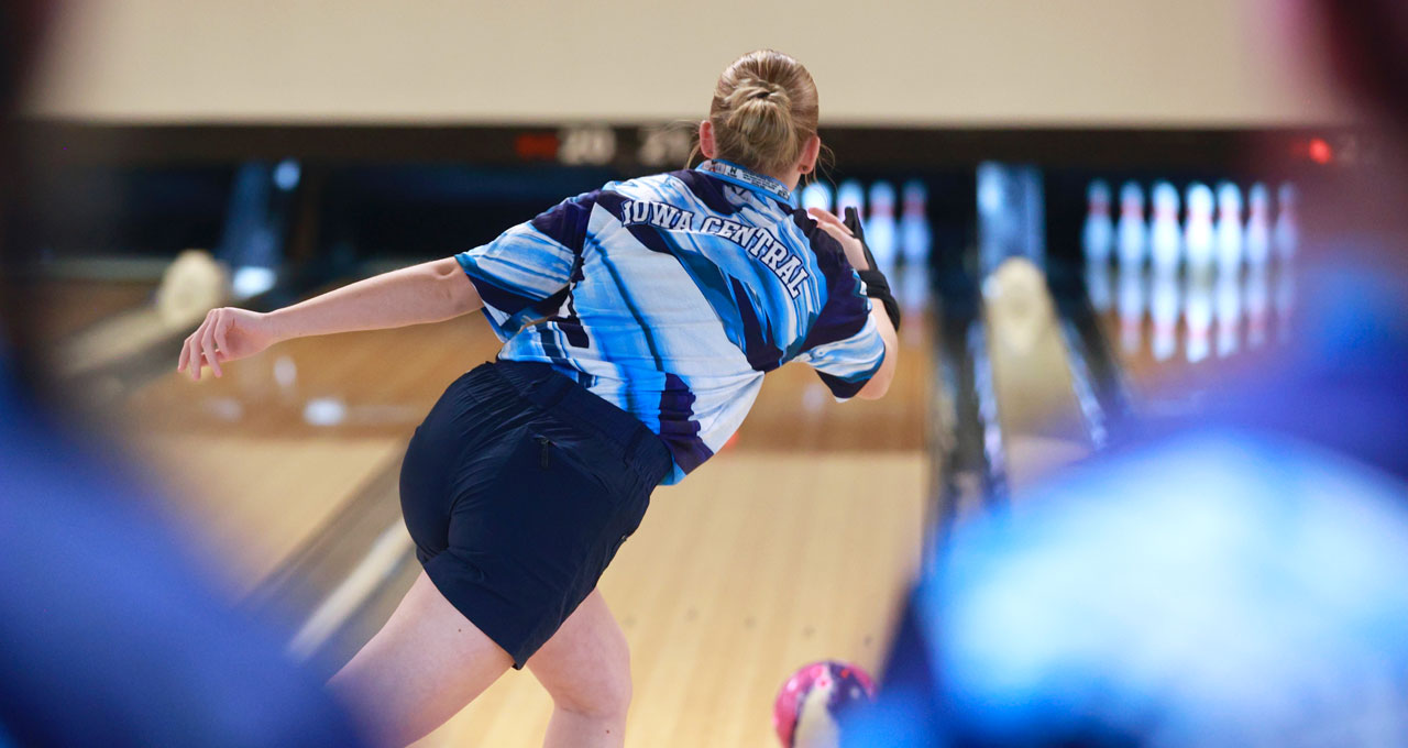 Triton Bowling Competes at the MIBC Tournament