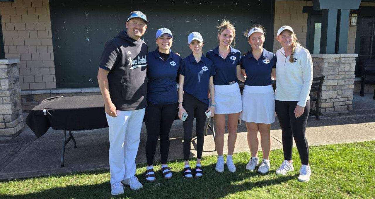 Women's Golf Qualifies for National Tournament