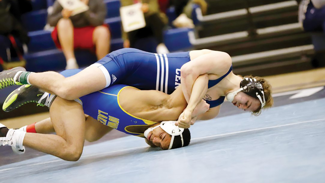 Tritons overpower Iowa Lakes in ranked wrestling tilt
