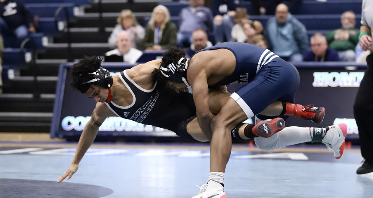 Mens Wrestling falls 27-13 in match with Iowa Western 