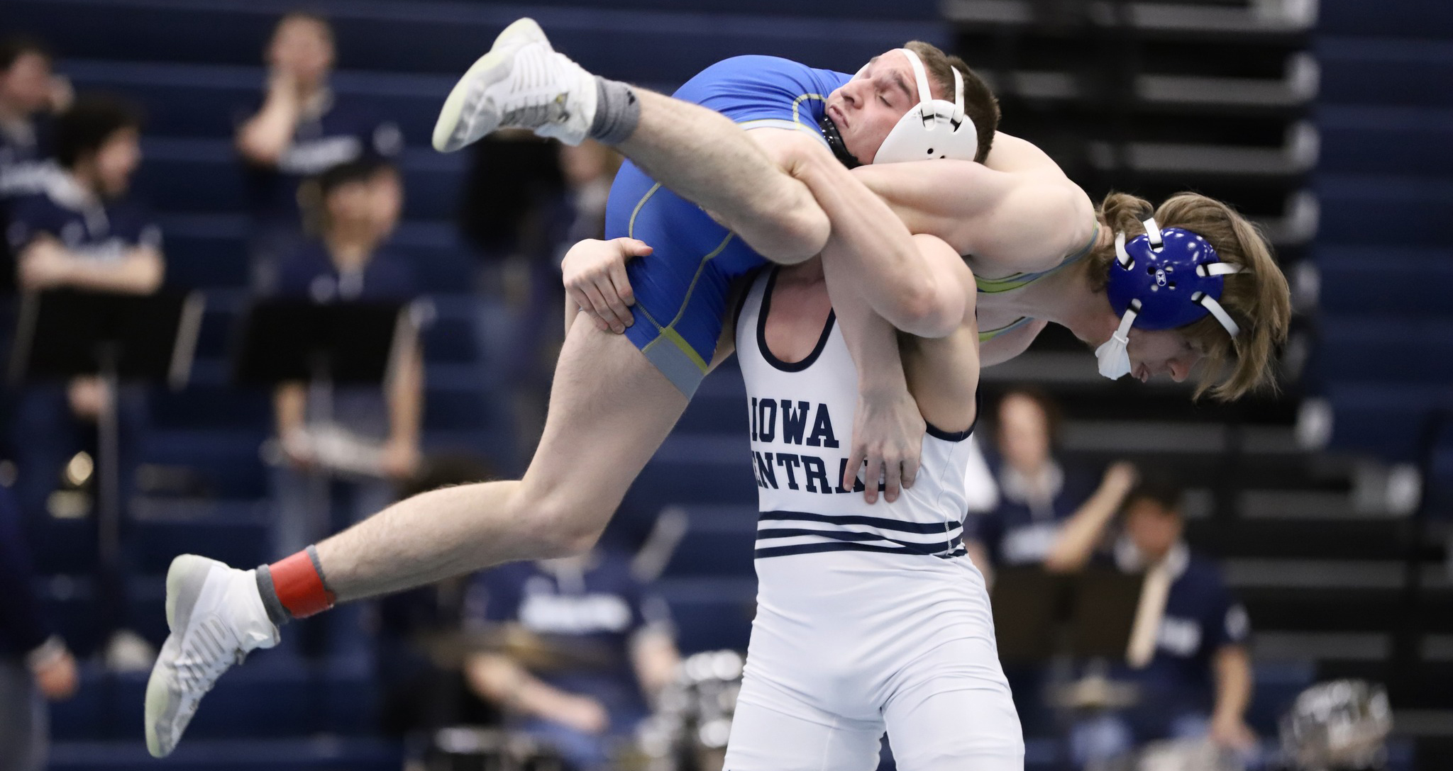 Mens wrestling prevails over Indian Hills 30-14