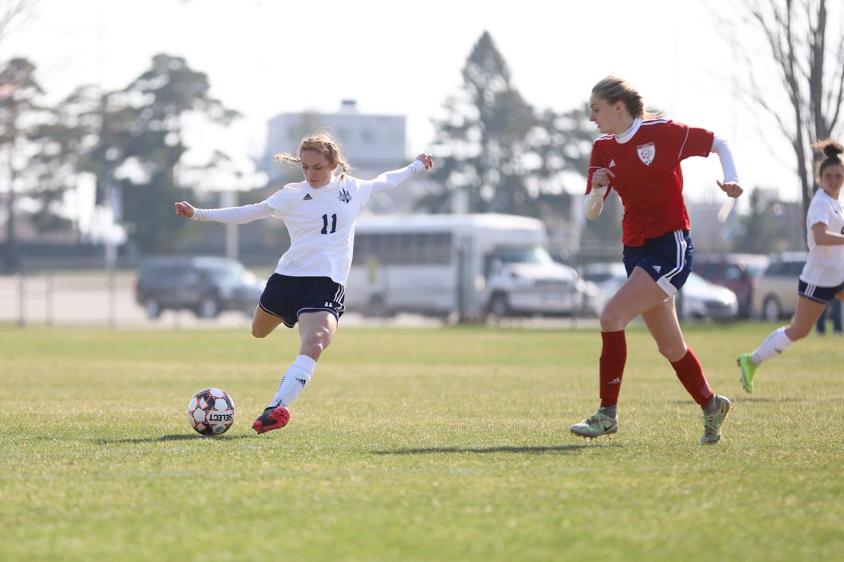 Tritons handle NIACC, 4-0