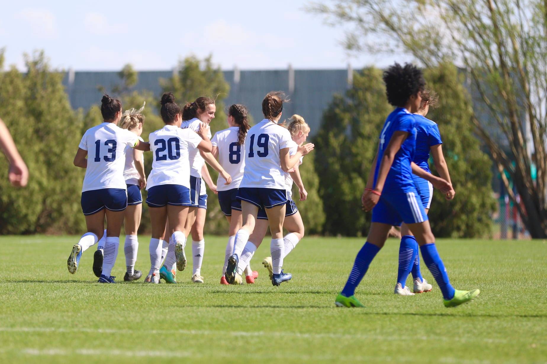 Tritons come up short at Indian Hills