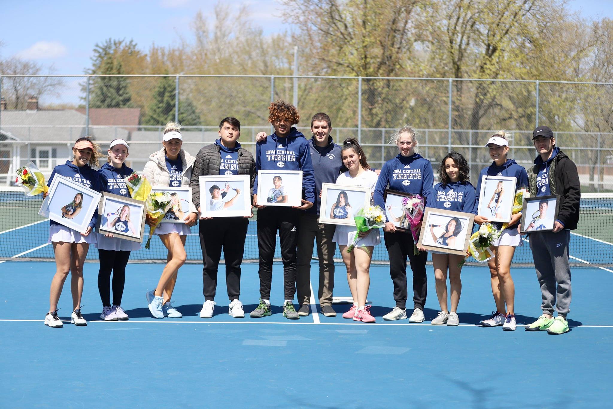 Tritons honor sophomores, finish season 17-0