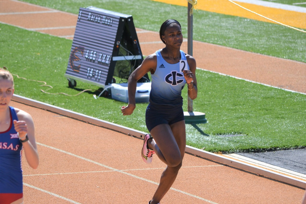 Tritons open outdoor season in Kansas