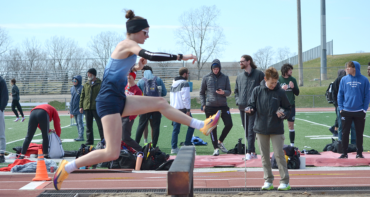 Six National Qualifiers for Triton Track & Field at Dutch Invitational