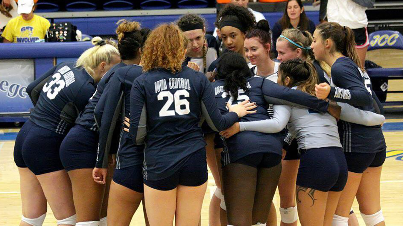 Tritons knock off Ellsworth in 3