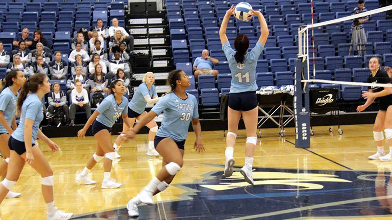 Triton Volleyball opens with a top 20 win