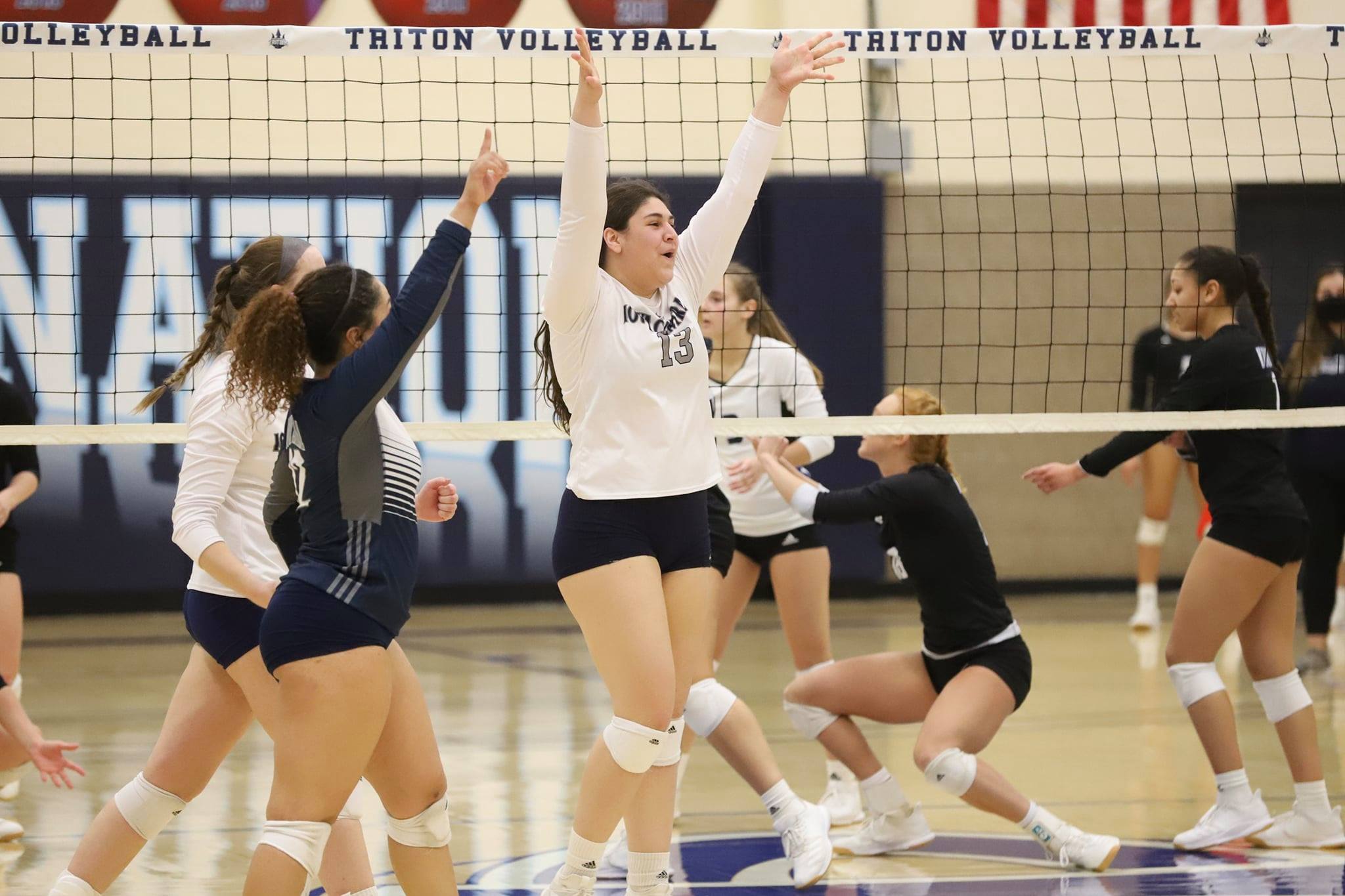 Alharithy reaches milestone, Tritons sweep