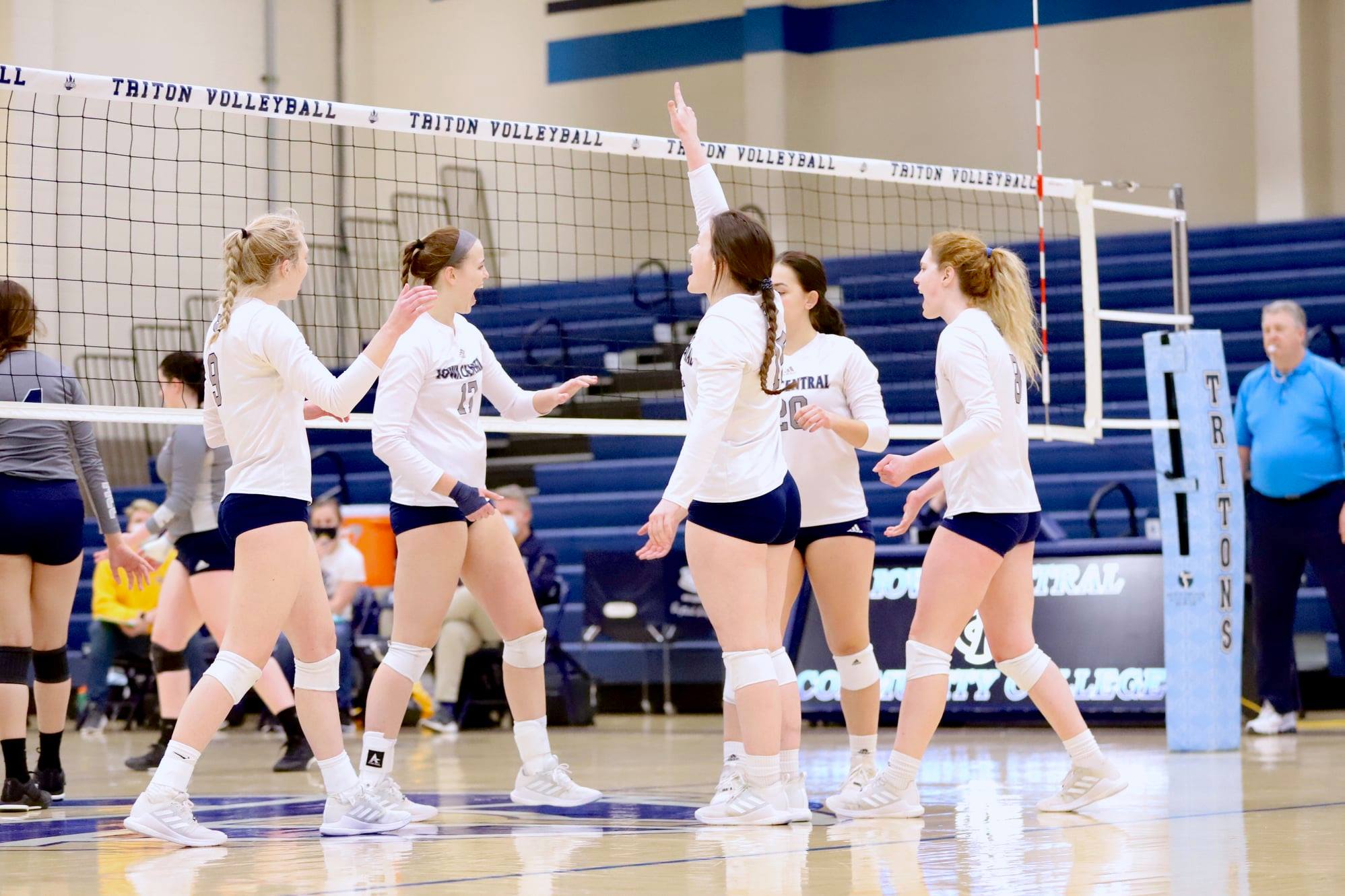 No. 4 Tritons sweep, Iowa Western now awaits