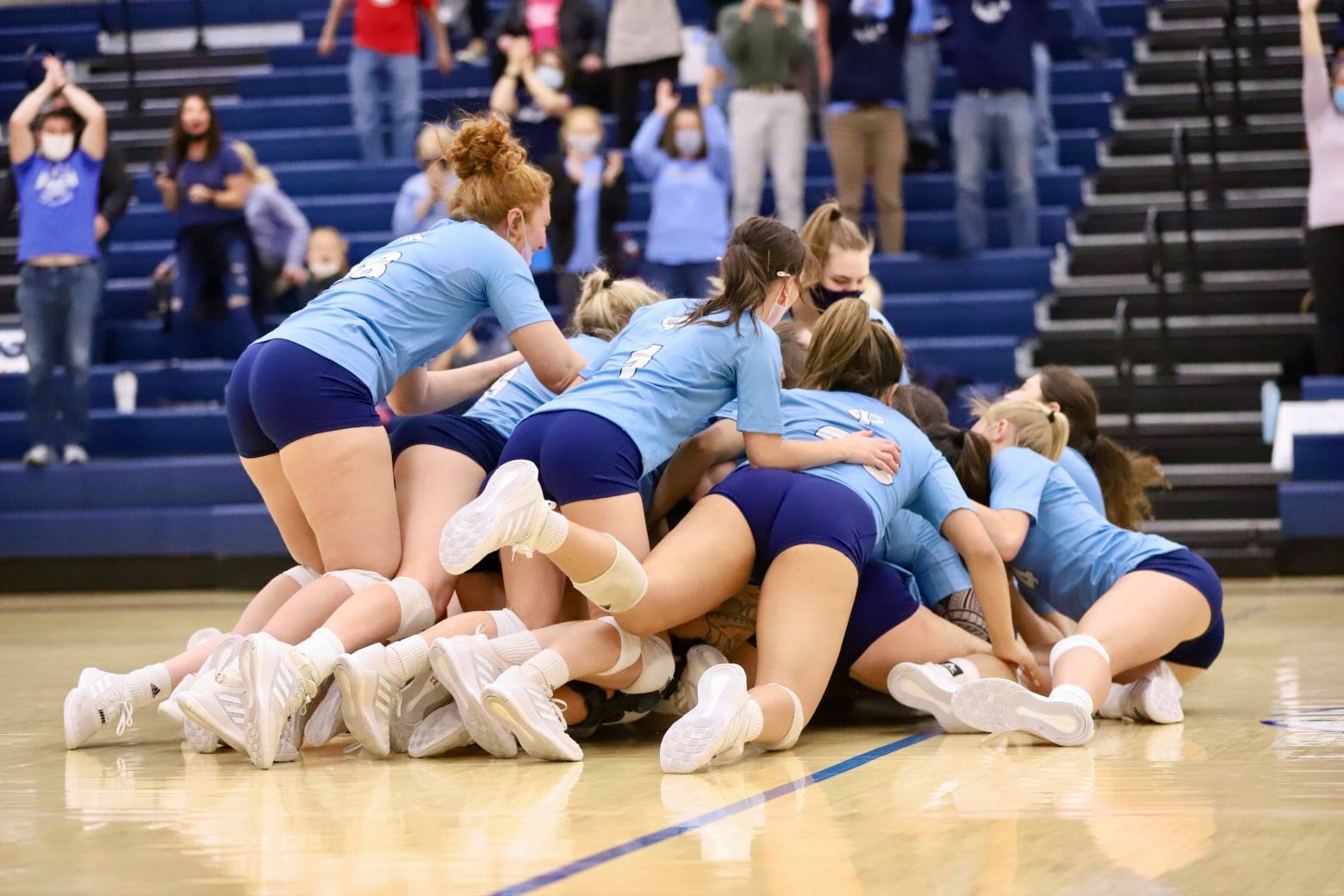 INSTANT CLASSIC: Tritons secure third at nationals