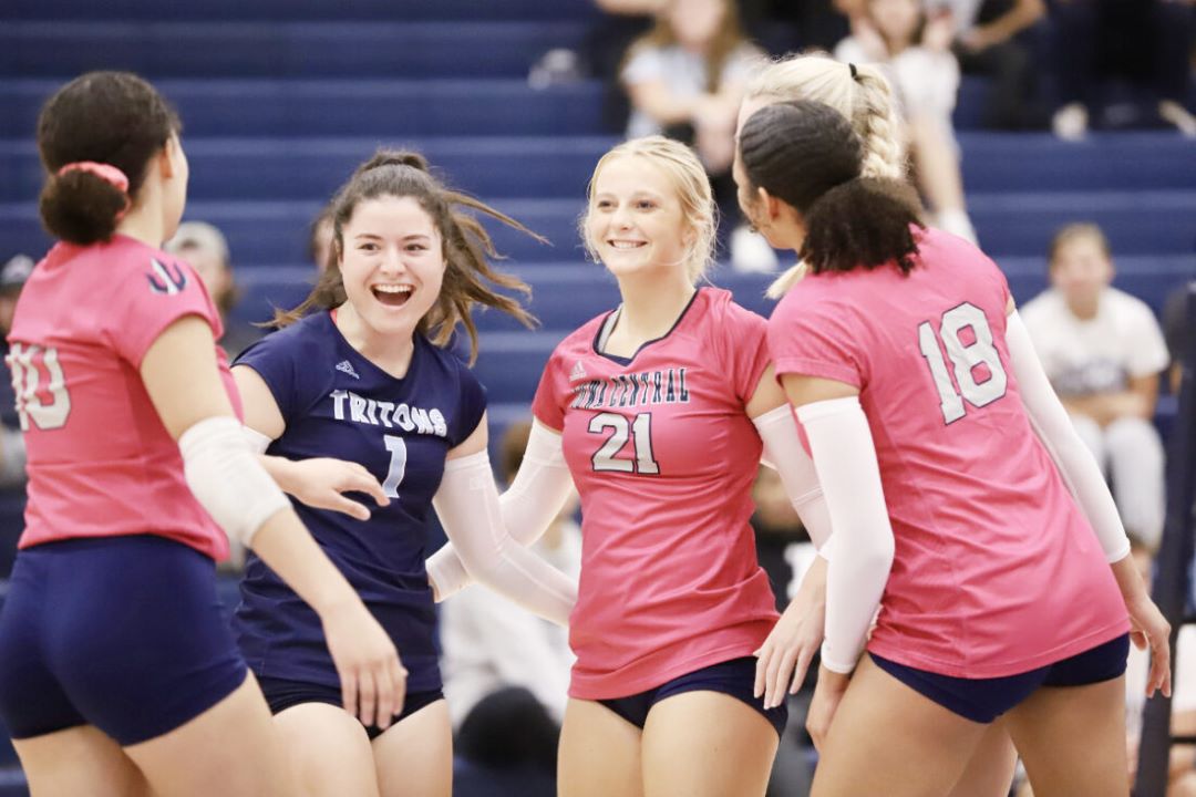 Tritons Sweep Southwestern at Home