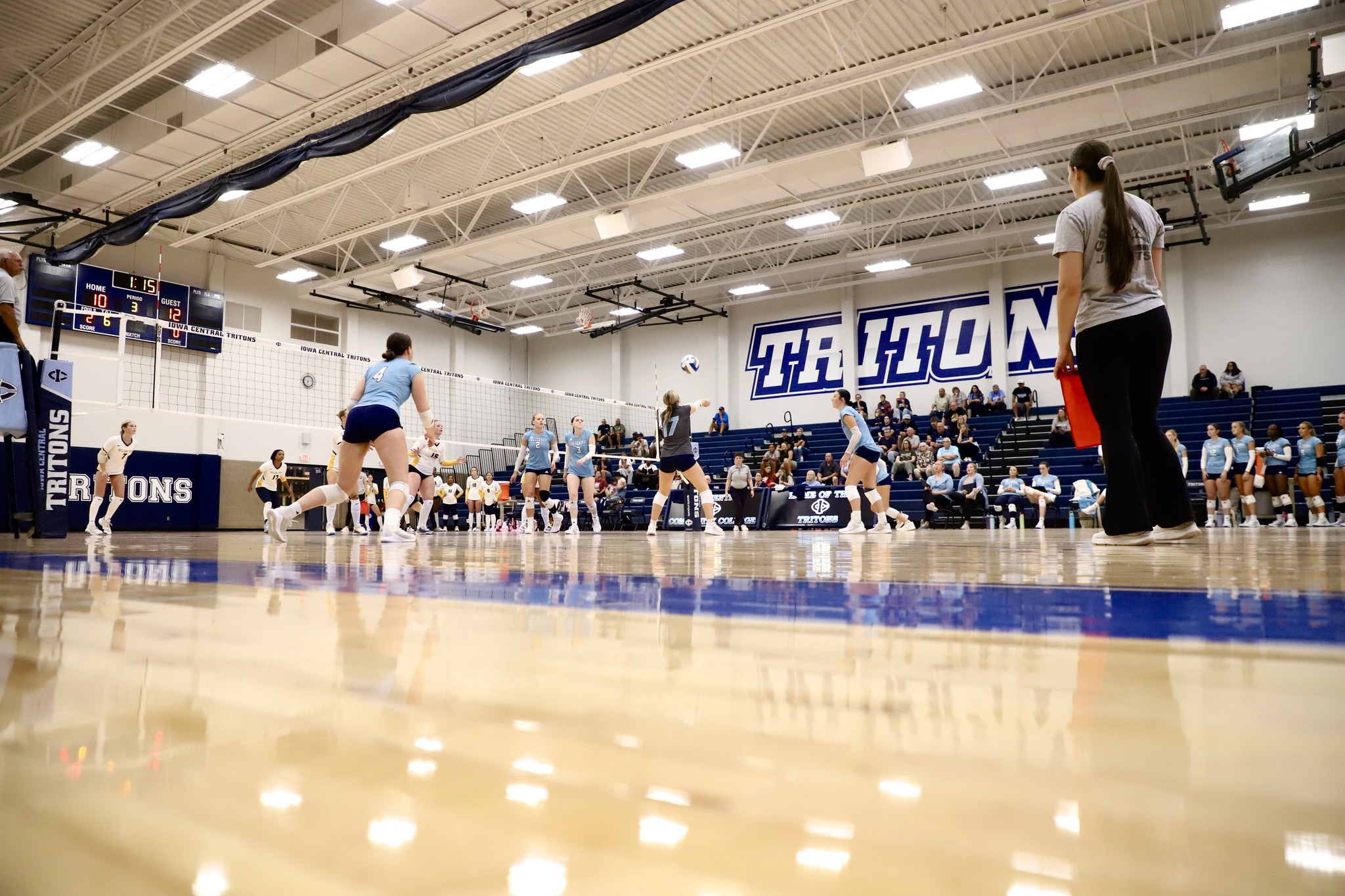 Iowa Central splits in debut