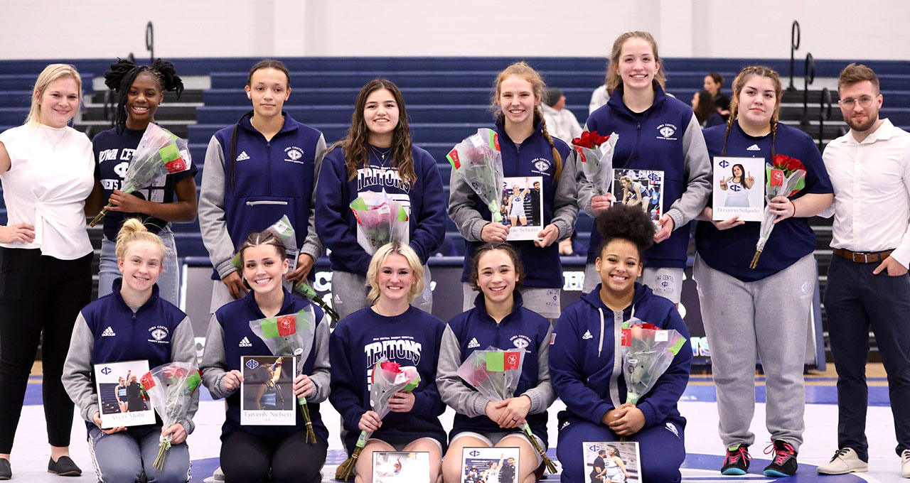 Tritons Dominate on Sophomore Night in 50-6 Win Over Iowa Lakes
